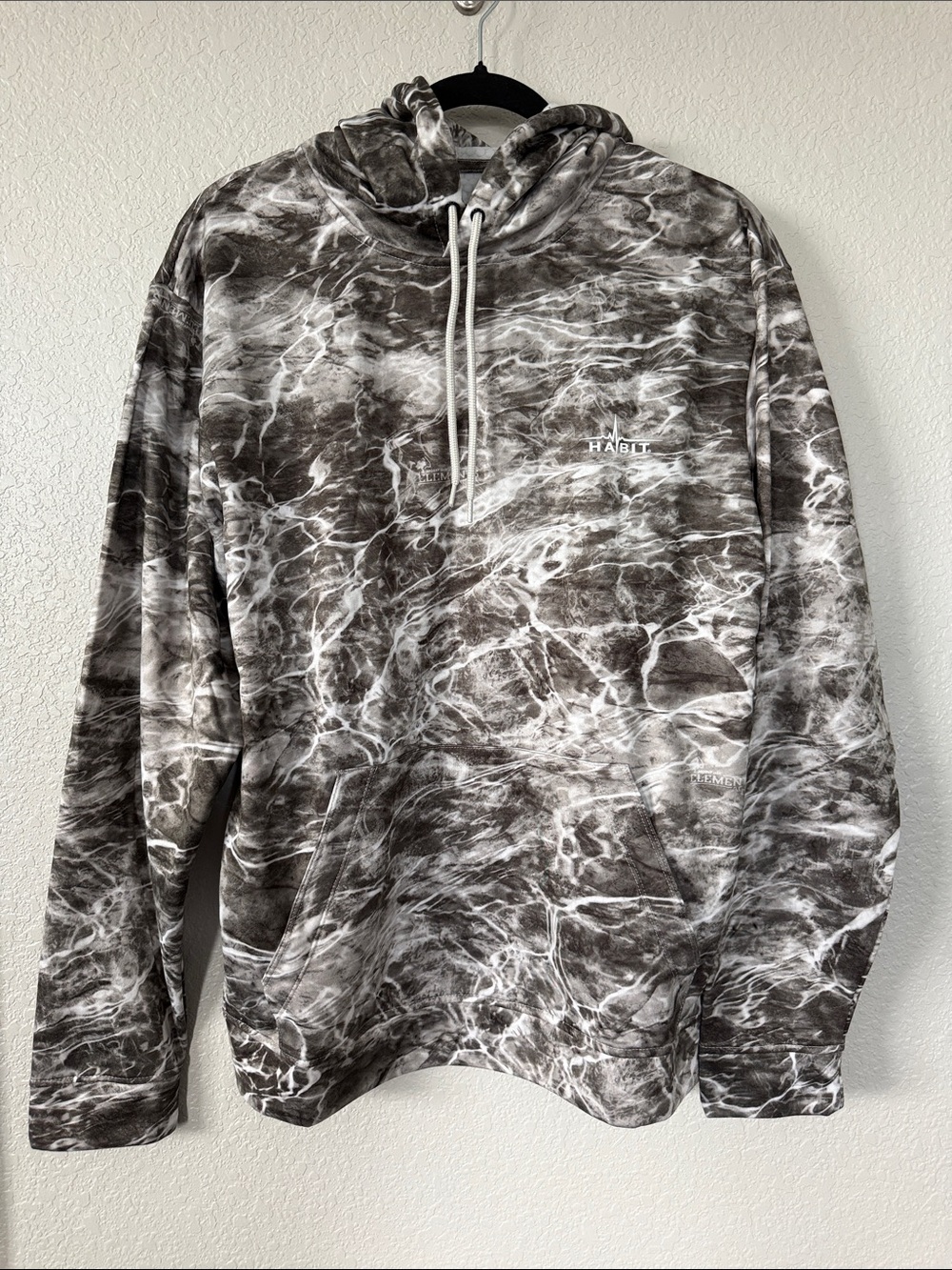 Habit Men's Marble-Effect Gray & White Pullover Hoodie